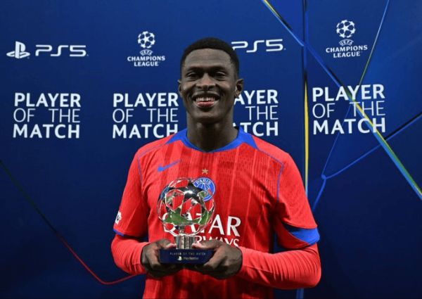 升宏网 说我是世一左后卫? 门德斯: 是荣幸, 谢谢, 只想尽力帮巴黎